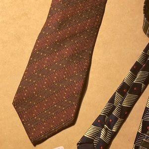 Nautica Reddish Maroon Circuit Pattern